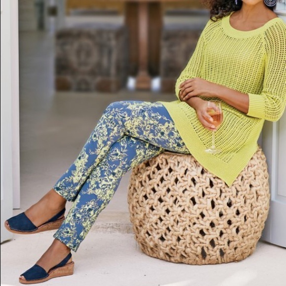 Soft Surroundings Elisabetta Floral Print Gold Detail Pants Style 2CE11